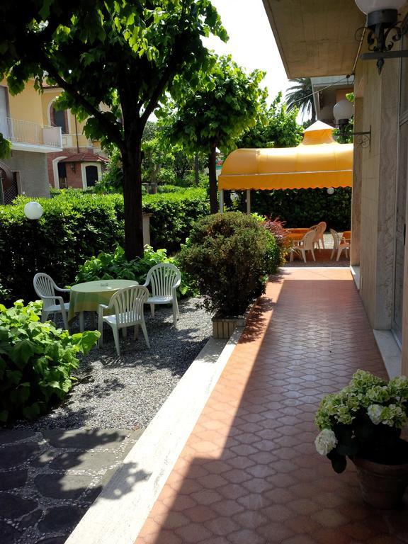 Hotel Giulia Marina di Massa Exterior foto