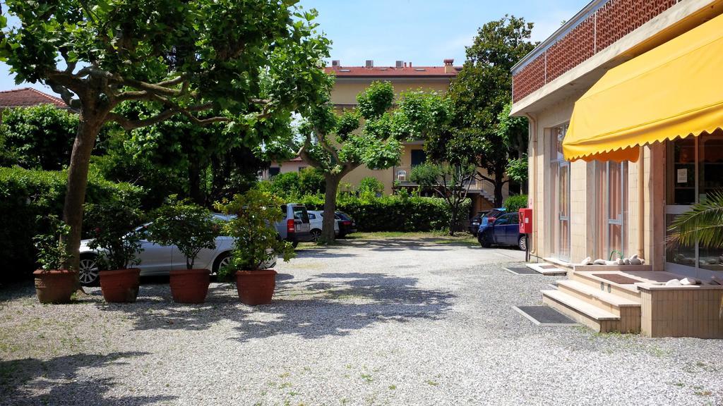 Hotel Giulia Marina di Massa Exterior foto