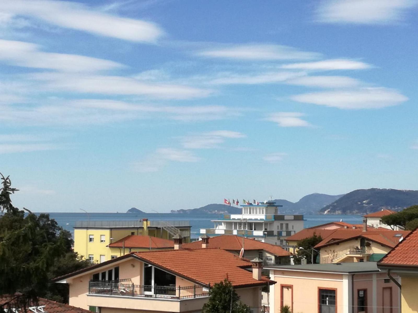 Hotel Giulia Marina di Massa Exterior foto